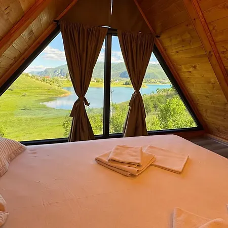 別荘 Vikendica Malekin Ripci