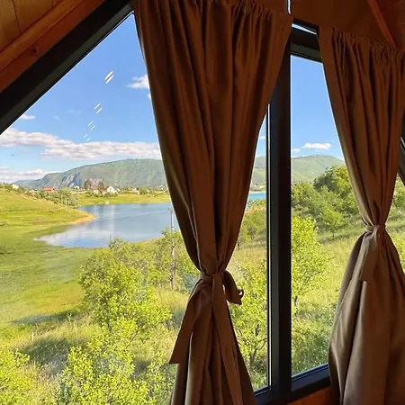 別荘 Vikendica Malekin *