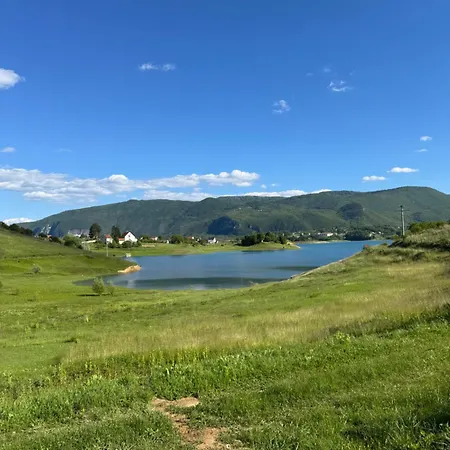 別荘 Vikendica Malekin Ripci